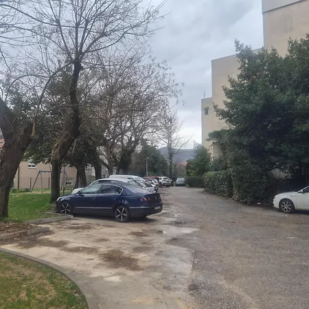 Ena Apartment *